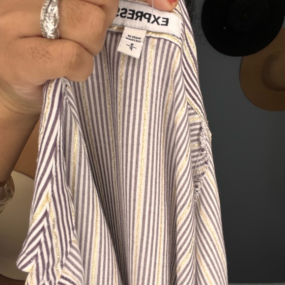 SOLD Express ButtonUp - Picture 5 of 6